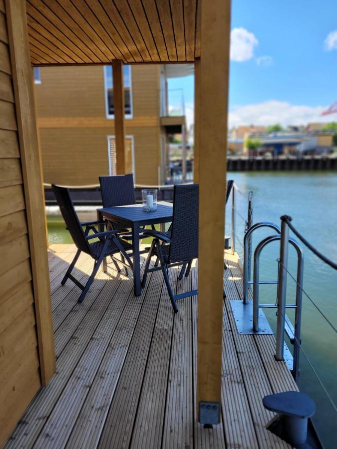 ホテル 4 Sterne Dtv Floating House Kröslin エクステリア 写真