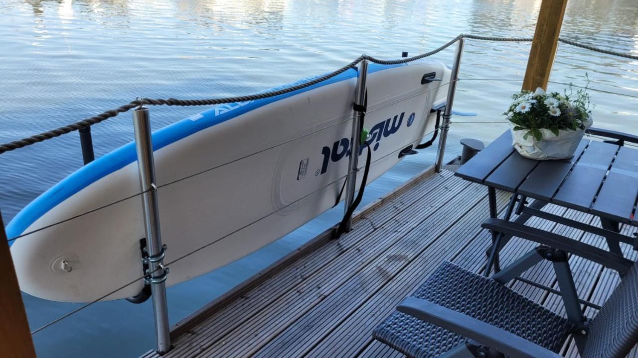 ホテル 4 Sterne Dtv Floating House Kröslin エクステリア 写真